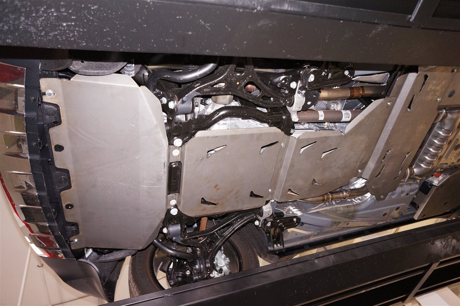 Алюминиевая защита днища АВС-Дизайн для Jeep Grand Cherokee (2013-н.в.)