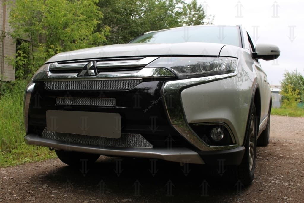 Защитная сетка радиатора ProtectGrille Premium хром 3 части для Mitsubishi Outlander III (2015-н.в.)