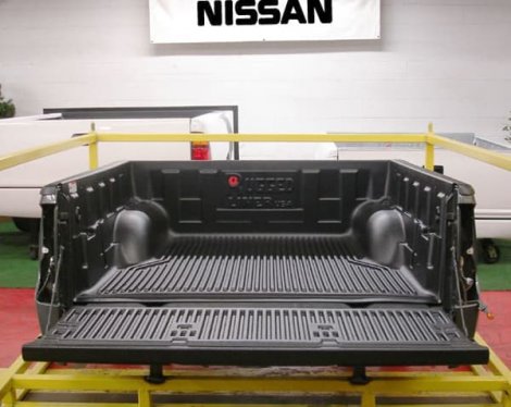 Вставка (вкладыш) Ruggedliner в кузов, на борт для Nissan Navara