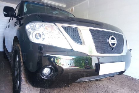 Защитная сетка радиатора ProtectGrille Premium верхняя для Nissan Patrol (2010-2014 Черная)