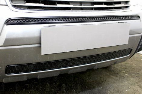 Защитная сетка радиатора ProtectGrille Premium нижняя для Subaru Forester (2008-2011 Черная)