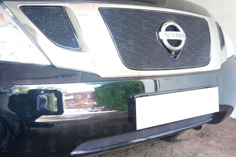 Защитная сетка радиатора ProtectGrille Premium нижняя для Nissan Patrol (2010-2014 Черная)