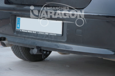 Съемный фаркоп Aragon для BMW 1-Series (2004-2011)