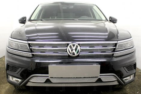 Защитная сетка радиатора ProtectGrille Premium off-road нижняя для Volkswagen Tiguan (2016-н.в. Хром)
