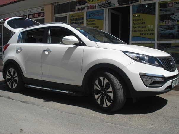 Пороги алюминиевые (Sapphire Silver) для Kia Sportage