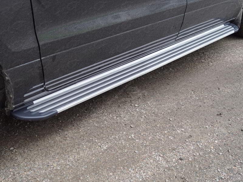 Пороги алюминиевые Slim Line Silver для Hyundai H-1 (Starex) (2018-н.в.)