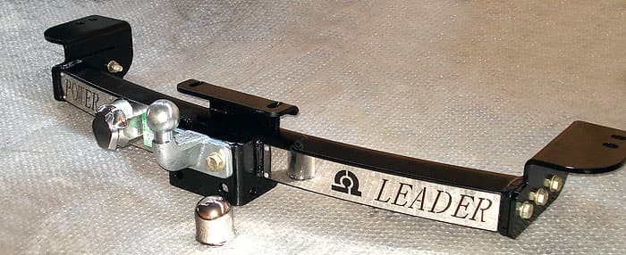 Фиксированный фаркоп Leader Plus с нержавеющей пластиной для Toyota Land Cruiser 105
