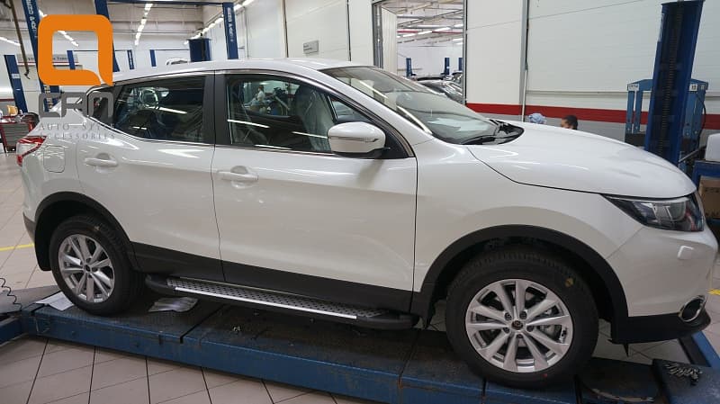 Пороги алюминиевые (Sapphire Silver) для Nissan Qashqai (2014-н.в.)