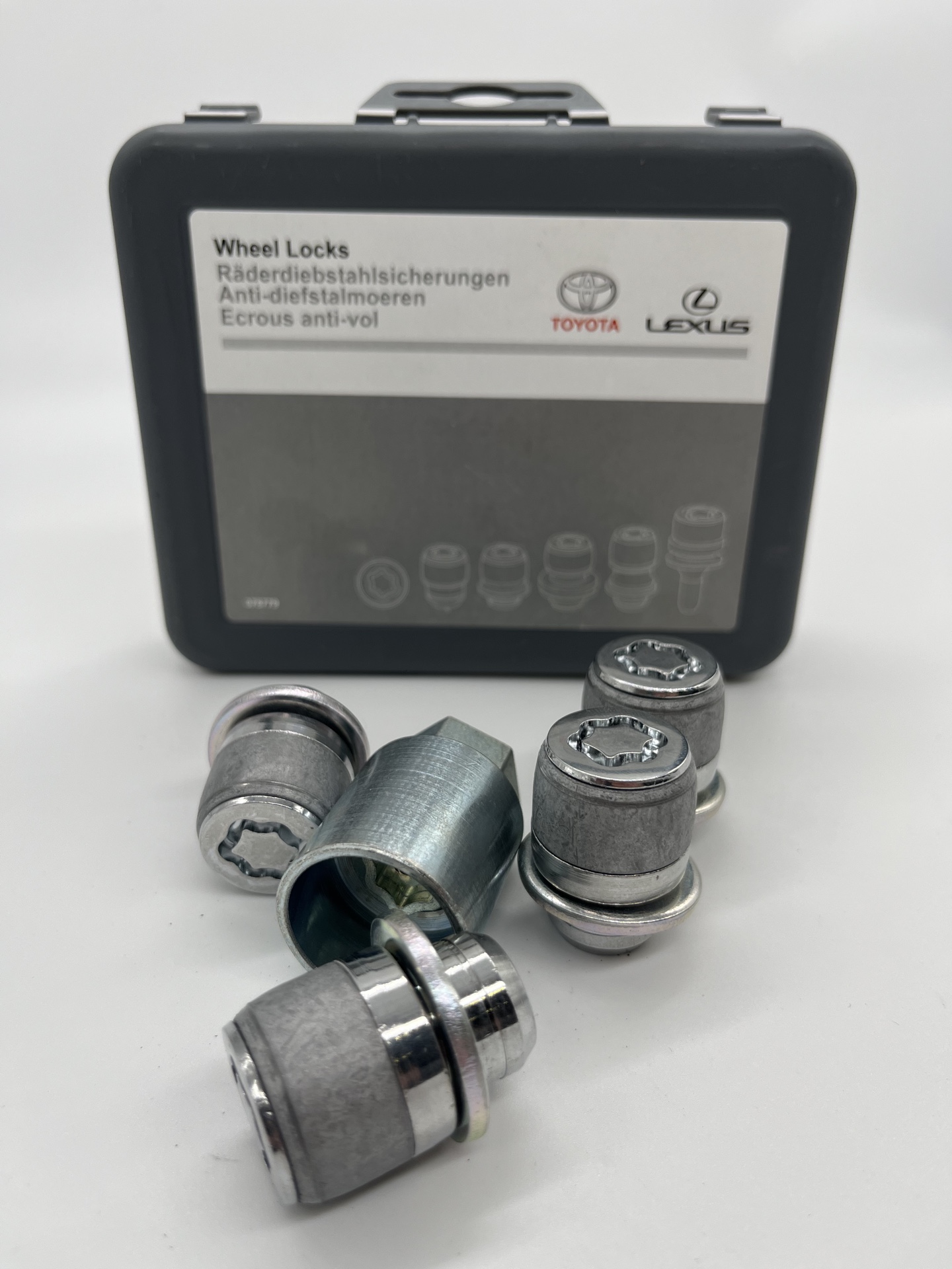 Оригинальные секретки PW45600013 для Lexus RX (2009-2021)