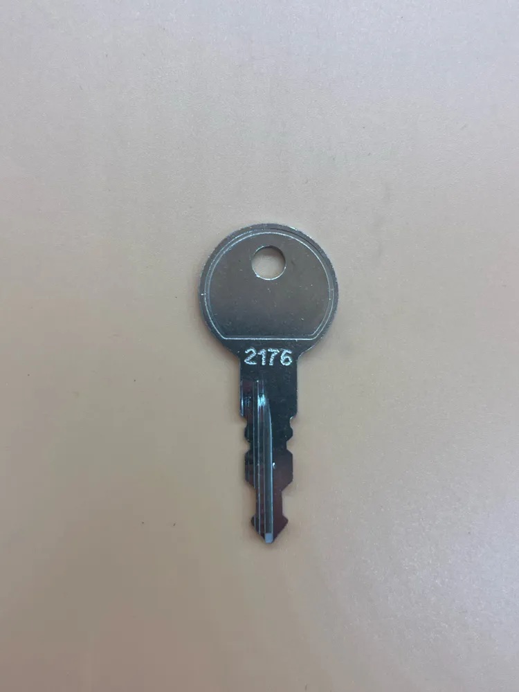 Ключ нового образца №2176 для грузовых боксов Koffer