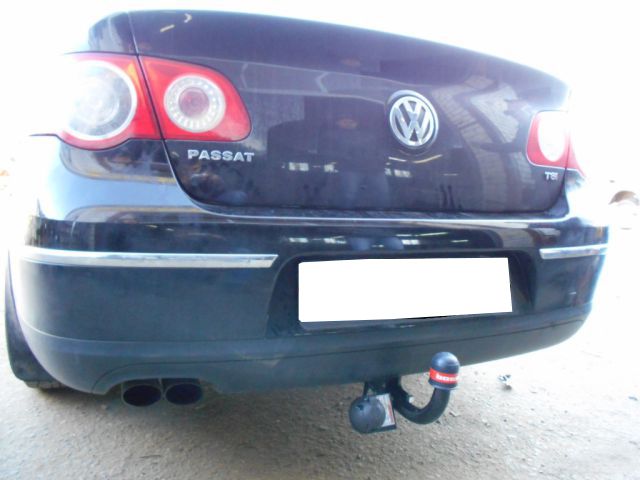 Фиксированный фаркоп Oris-Bosal для Volkswagen Passat B6 седан (2005-2010)