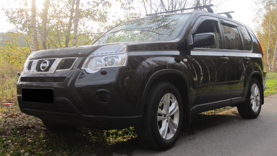 Багажник LUX на прямоугольных дугах для Nissan X-Trail (2007-2012)