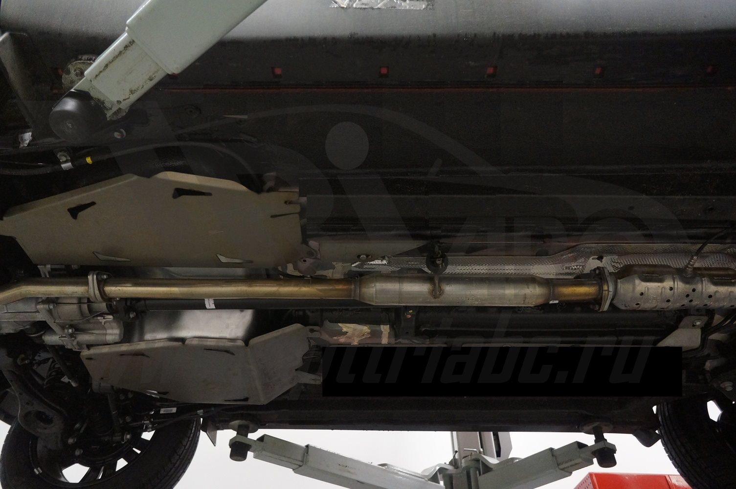 Алюминиевая защита топливного бака АВС-Дизайн для KIA Sportage (2010-2015)