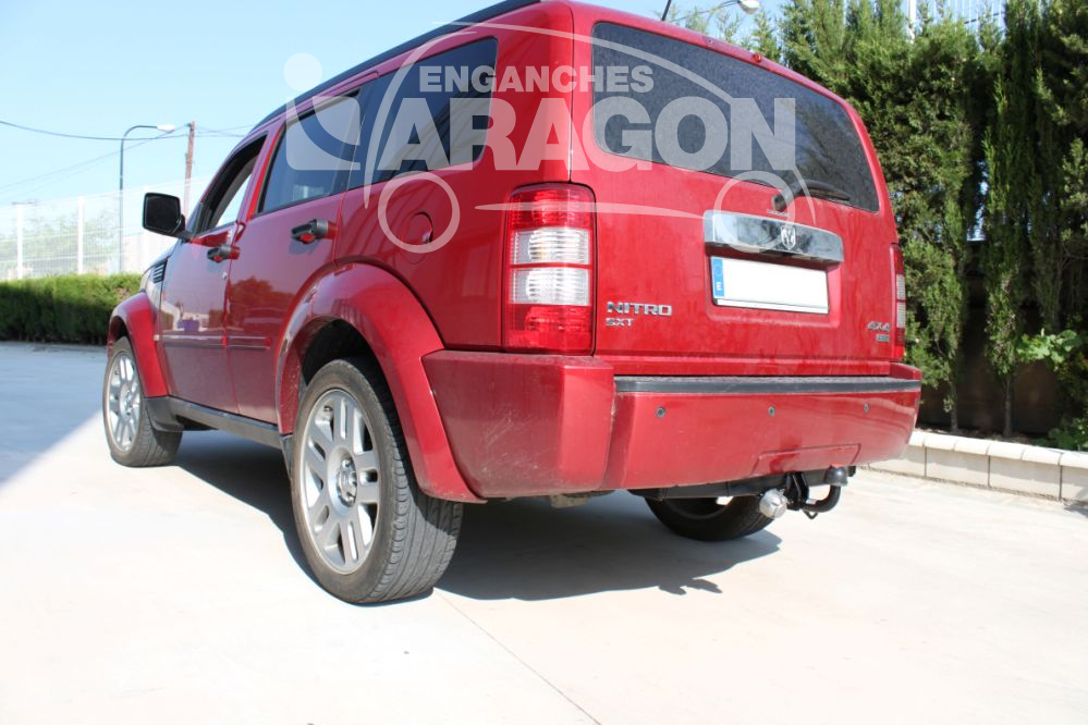 Фиксированный фаркоп Aragon для Dodge Nitro (2007-2011)