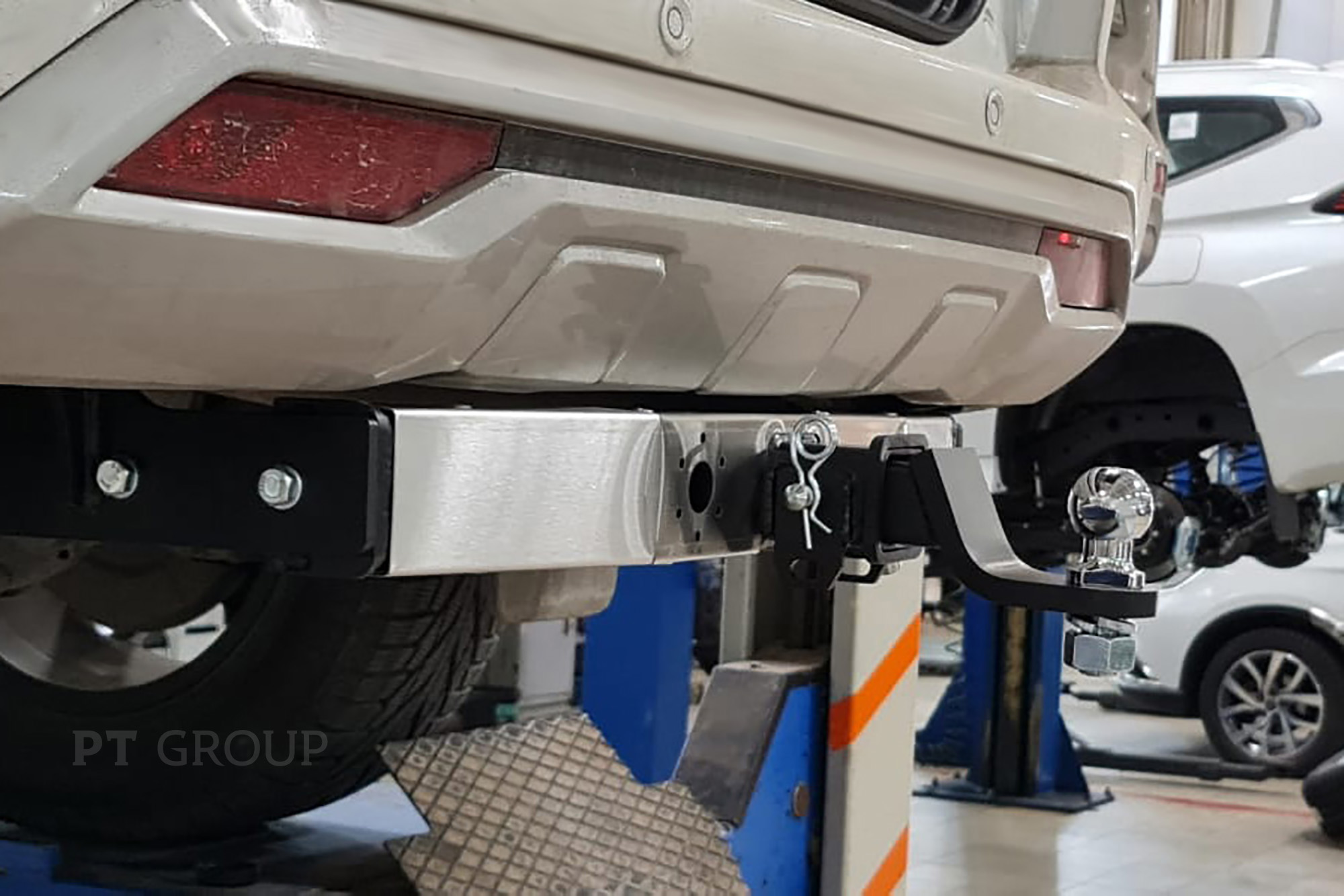 Съемный фаркоп с нерж. накладкой PTGroup под квадрат 50х50 для Mitsubishi Pajero Sport (2021-н.в.)