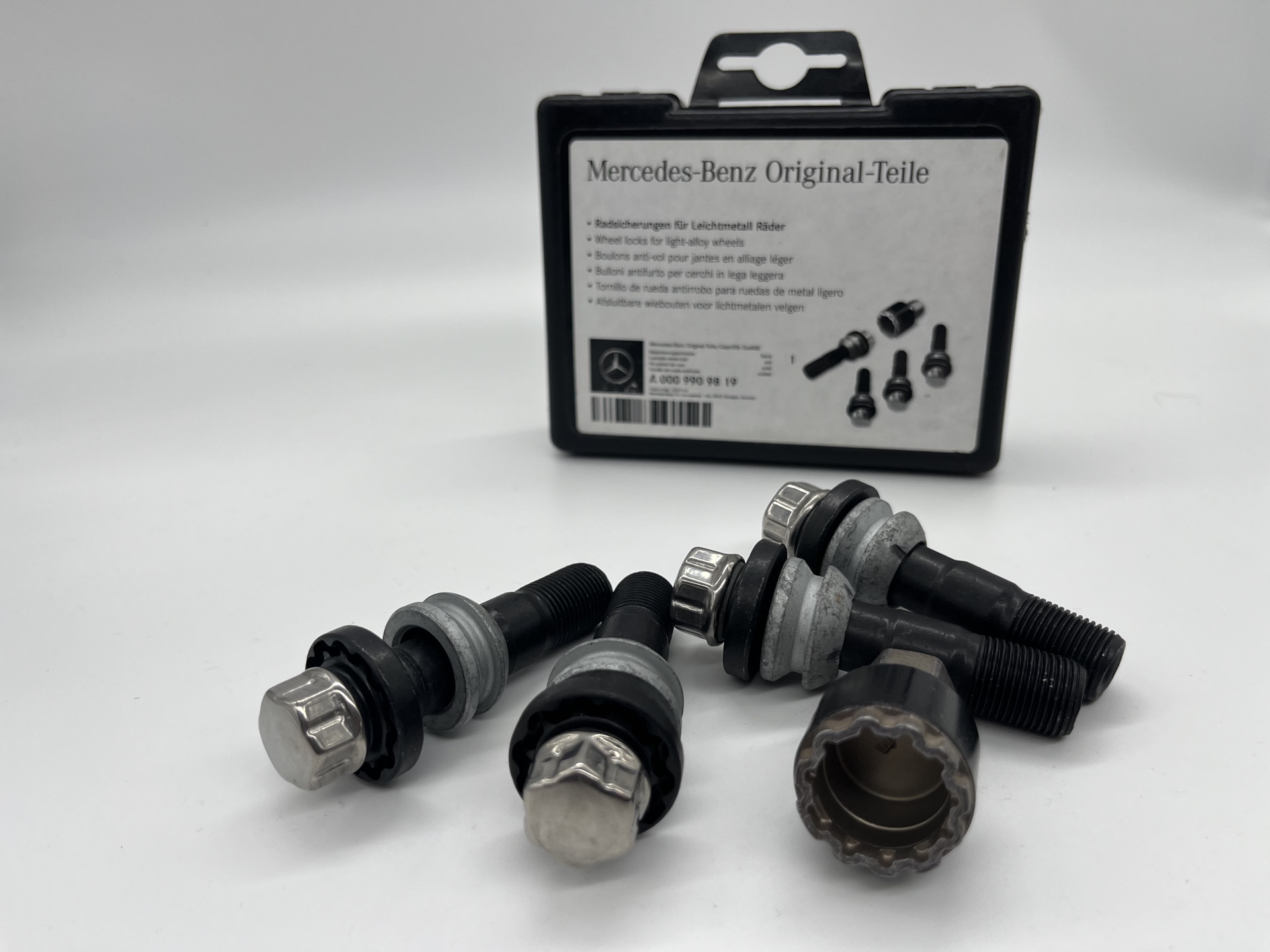 Оригинальные секретки A0009909819 для Mercedes-Benz GLS (2019-н.в.)