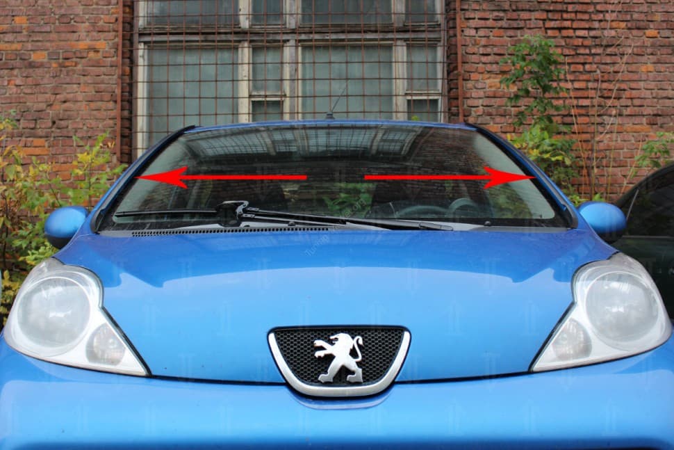 Водосток лобового стекла для Peugeot 107 (2005-2012)