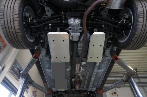 Алюминиевая защита топливных баков АВС-Дизайн для Mitsubishi Outlander (2012-н.в.)