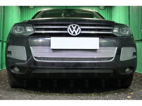 Защитная сетка радиатора ProtectGrille Premium нижняя часть для Volkswagen Touareg (2010-2014 Хром)