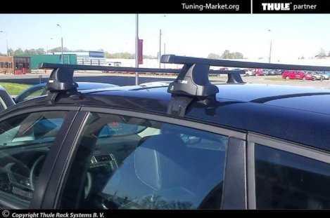 Багажник Thule SquareBar на стальных дугах для Ford Kuga (2008-2012)