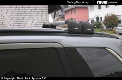 Багажник Thule WingBar Edge на интегрированных дугах для Mitsubishi Outlander (2013-2022)