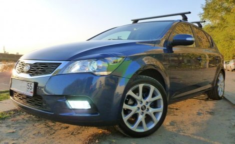 Багажник LUX на аэродинамических дугах для Kia Ceed 5-дв хетчбэк (2006-2012)