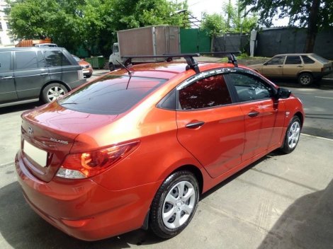 Багажник LUX  на прямоугольных дугах для  Hyundai Solaris седан (2011-2016)