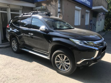 Багажник Thule WingBar Edge на интегрированных дугах для Mitsubishi Pajero Sport