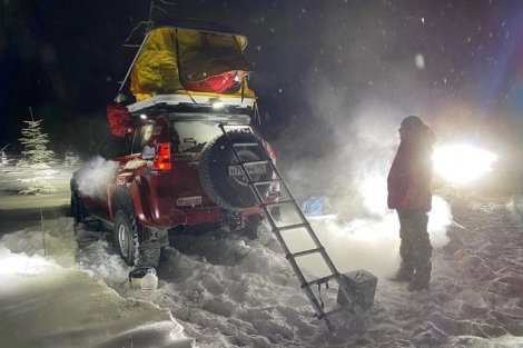 Автопалатка зимняя (багажный бокс-палатка) Yuago Travel Arctic черный матовый (215x144x39 см)
