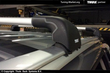 Багажник Thule WingBar Edge на интегрированных дугах для Mitsubishi Outlander