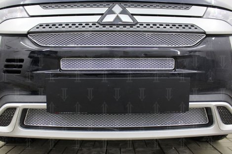 Защитная сетка радиатора ProtectGrille Premium хром 3 части для Mitsubishi Outlander III (2018-н.в.)
