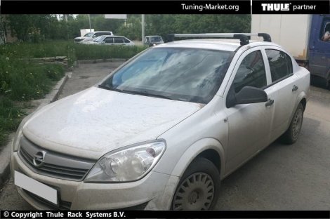 Багажник Thule WingBar Edge на интегрированных дугах для Opel Astra седан (2004-2009)