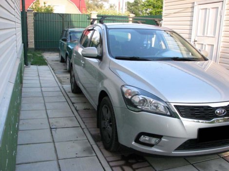 Багажник LUX на прямоугольных дугах для Kia Ceed 5-дв хетчбэк (2006-2012)