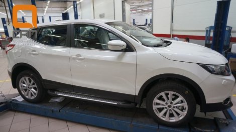 Пороги алюминиевые (Sapphire Silver) для Nissan Qashqai (2014-н.в.)