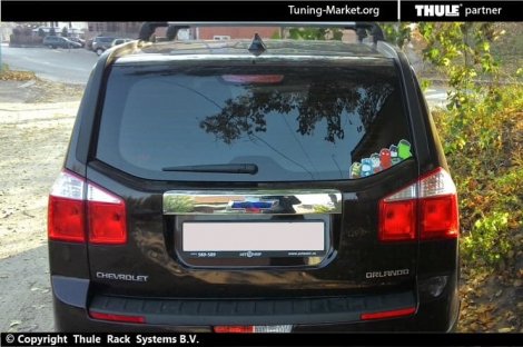 Багажник Thule WingBar Edge на интегрированных дугах для Chevrolet Orlando