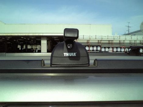 Багажник Thule SquareBar на стальных дугах для Nissan X-Trail (2001-2007)