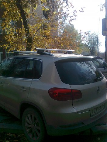 Багажник LUX Классик на аэродинамических дугах для Volkswagen Tiguan (2007-2016)