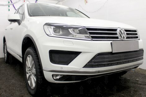 Защитная сетка радиатора ProtectGrille Premium 2 боковые части для Volkswagen Touareg (2014-н.в. Черная)