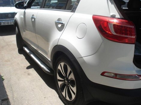 Пороги алюминиевые (Sapphire Silver) для Kia Sportage