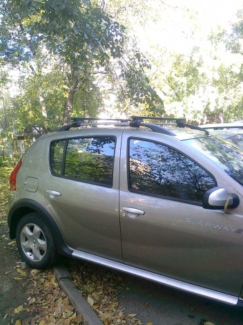 Багажник Thule SquareBar Evo на стальных дугах для Renault Sandero Stepway