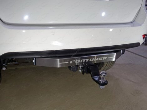 Съемный фаркоп TCC для Toyota Fortuner с надписью (2016-н.в.)