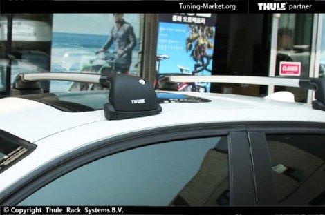 Багажник Thule WingBar Edge на интегрированных дугах для BMW 3-series седан (2006-2011)