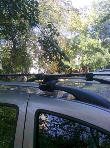 Багажник Thule SquareBar Evo на стальных дугах для Renault Sandero Stepway