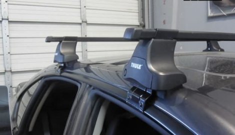 Багажник Thule SquareBar Evo на стальных дугах для Subaru Legacy седан (2003-2009)