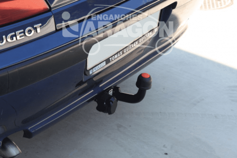 Фиксированный фаркоп Aragon для Peugeot 406
