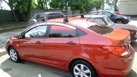 Багажник LUX  на прямоугольных дугах для  Hyundai Solaris седан (2011-2016)