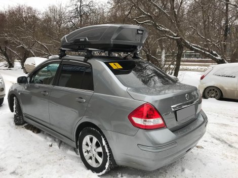 Багажник Thule WingBar на аэродинамических дугах для Nissan Tiida седан (2004-2015)