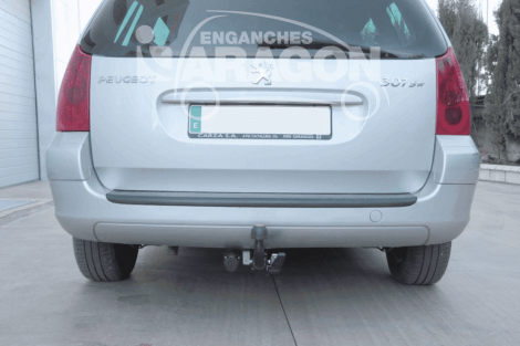 Съемный фаркоп Aragon для Peugeot 307