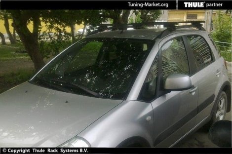 Багажник Thule SquareBar Evo на стальных дугах для Suzuki SX4