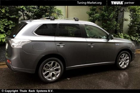 Багажник Thule WingBar Edge на интегрированных дугах для Mitsubishi Outlander